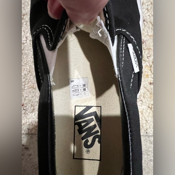 Black Vans men’s 7.5 women’s 9 - Picture 7 of 7